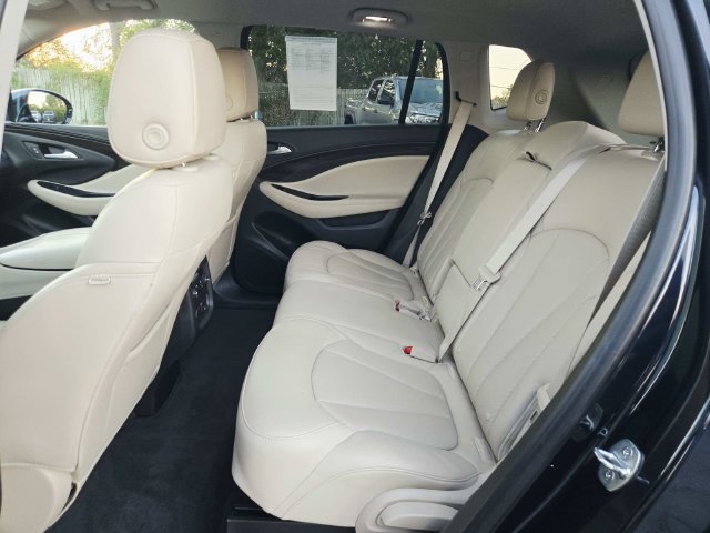 Used 2020 Buick Envision Essence FWD image 9