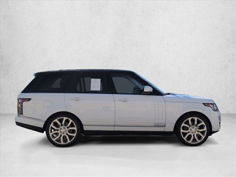 Used 2016 Land Rover Range Rover Supercharged image 4