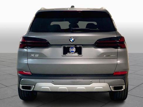 New 2026 BMW X5 xDrive40i w/ Climate Comfort Package image 4