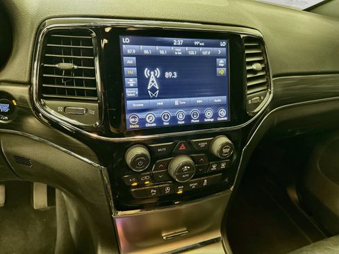 Used 2020 Jeep Grand Cherokee Limited AWD/4WD image 26