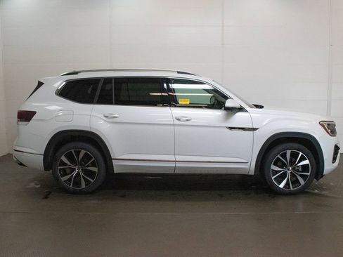 Used 2024 Volkswagen Atlas SEL Premium R-Line AWD/4WD image 3
