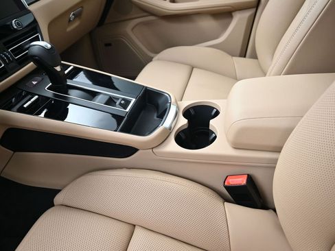 Certified 2026 Porsche Macan S AWD/4WD image 22