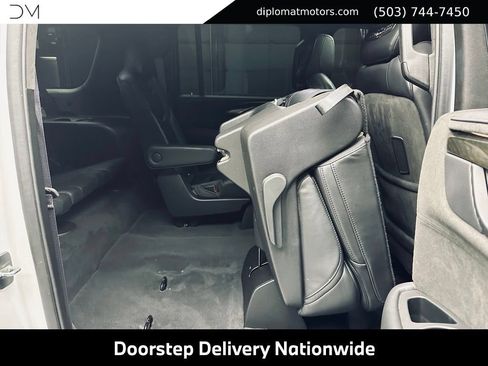 Used 2017 Cadillac Escalade ESV Platinum AWD/4WD image 23