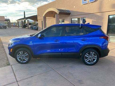 Certified 2022 Kia Seltos LX image 7