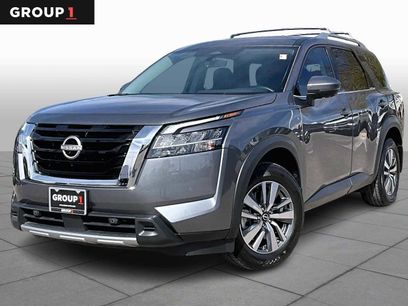 Used 2024 Nissan Pathfinder SL