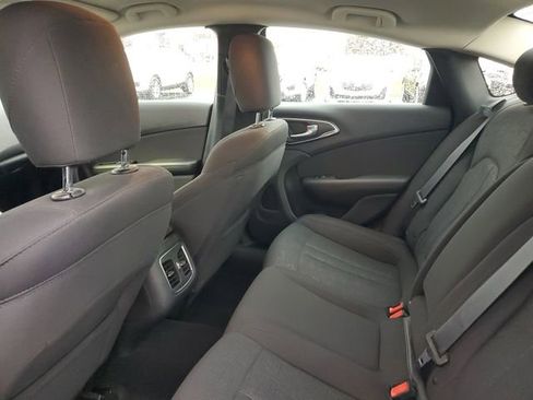 Used 2016 Chrysler 200 Limited w/ Comfort Group FWD image 8