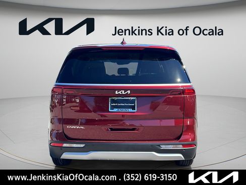 Certified 2024 Kia Carnival LX FWD image 4