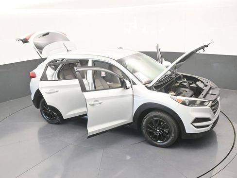 Used 2017 Hyundai Tucson SE image 67