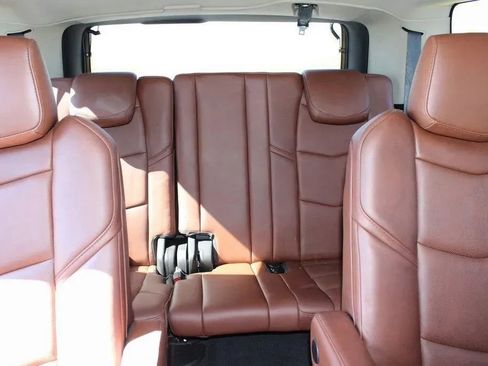 Used 2018 Cadillac Escalade Premium Luxury AWD/4WD image 26