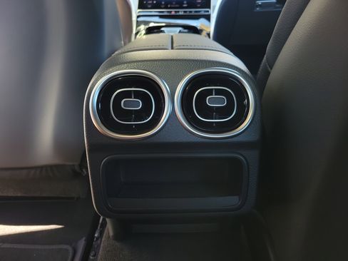 New 2026 Mercedes-Benz CLE 300 4MATIC Coupe image 12