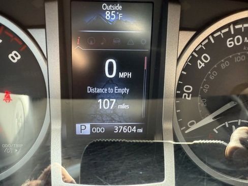 Used 2023 Toyota Tacoma SR image 16