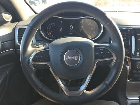 Used 2022 Jeep Grand Cherokee Limited image 18