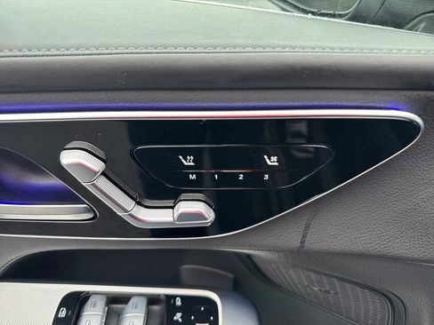 Used 2025 Mercedes-Benz GLC 300 4MATIC image 14