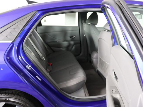 Used 2024 Hyundai Elantra SEL w/ Convenience Package FWD image 33