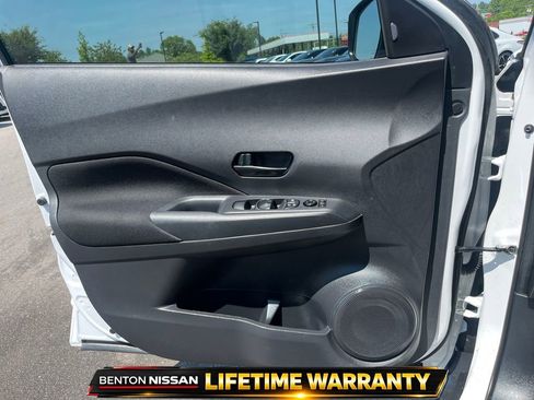Used 2024 Nissan Kicks S FWD image 11