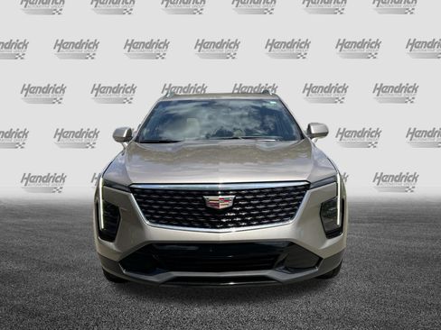 Used 2025 Cadillac XT4 Premium Luxury FWD image 3