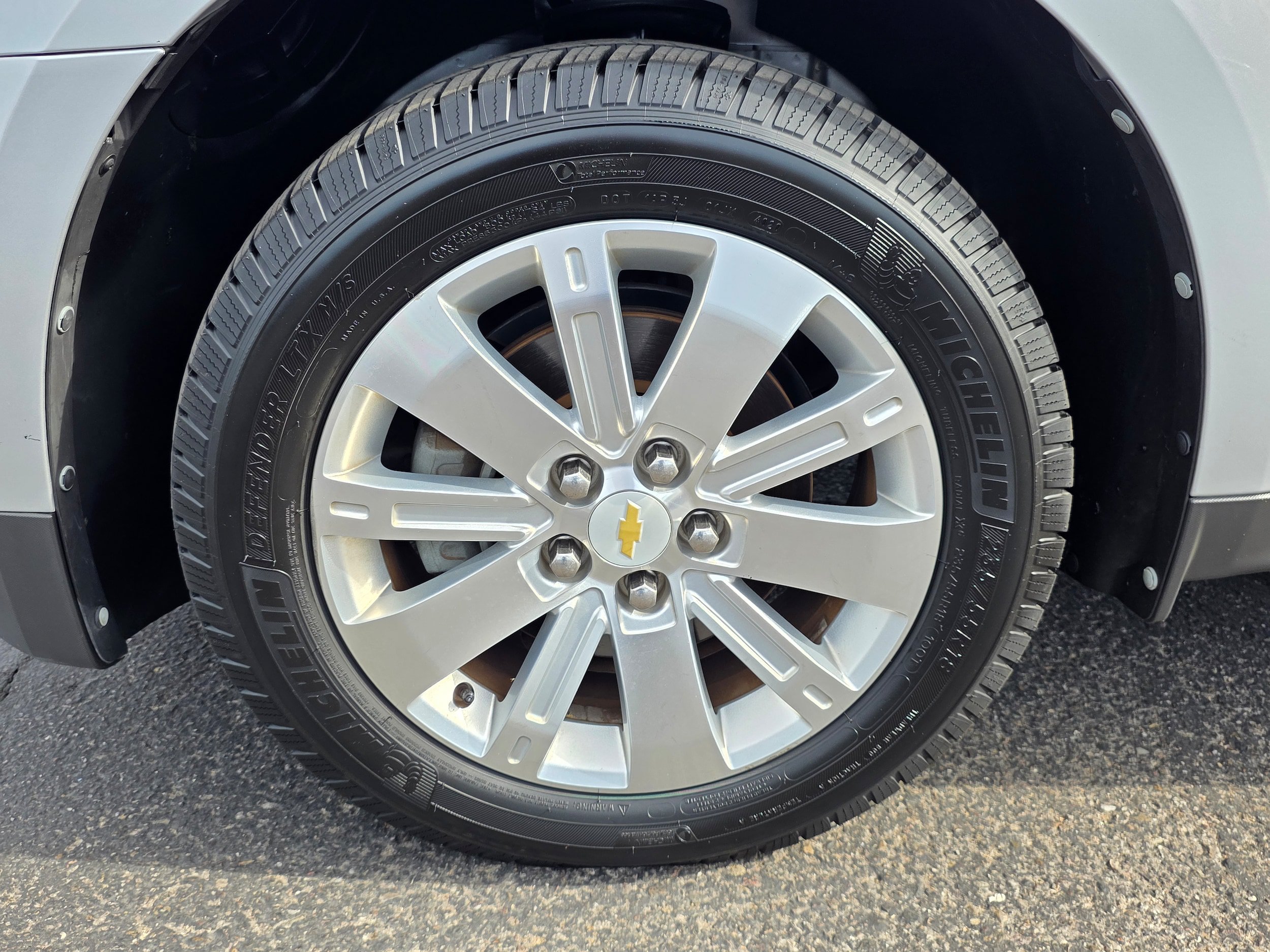 Used 2010 Chevrolet Equinox LT w/ Chrome Appearance Package FWD image 11