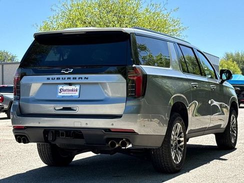 Used 2025 Chevrolet Suburban Z71 AWD/4WD image 9