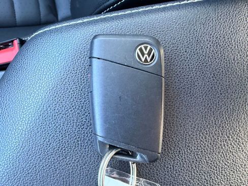 Used 2024 Volkswagen Jetta SE image 30