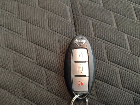 Used 2021 Nissan Kicks S image 32