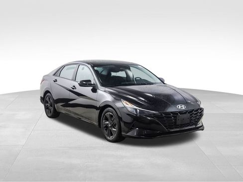 Used 2022 Hyundai Elantra SEL w/ Preferred Accessory Package image 7