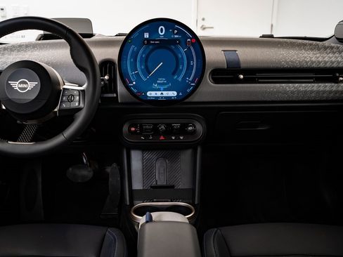 Certified 2025 MINI Cooper S image 31