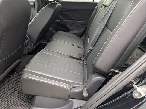Used 2023 Volkswagen Tiguan SE R-Line FWD image 8