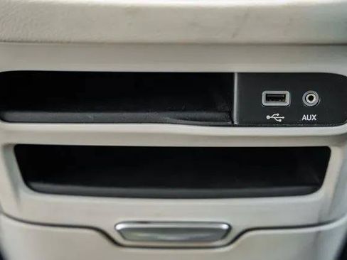 Certified 2019 Chrysler Pacifica Limited FWD image 29
