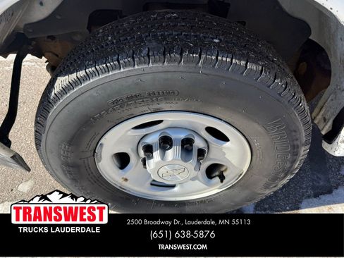 Used 2017 Chevrolet Express 3500 image 18