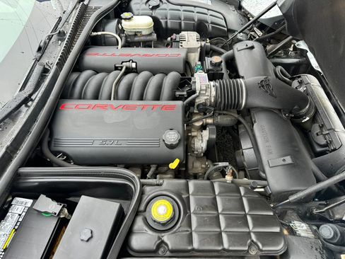 Used 2004 Chevrolet Corvette Coupe w/ Preferred Equipment Group RWD image 19