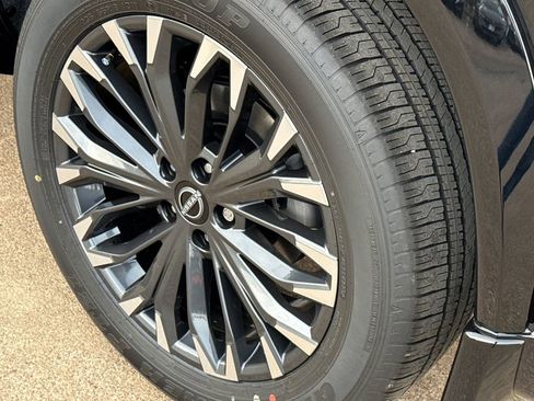 New 2026 Nissan Rogue Platinum w/ Platinum Premium Package image 11