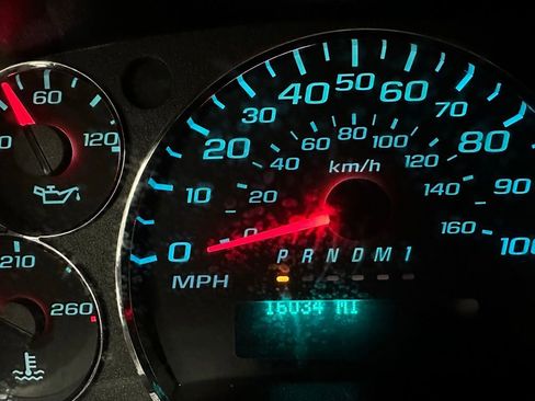 Used 2022 Chevrolet Express 3500 w/ Power Convenience Package image 25