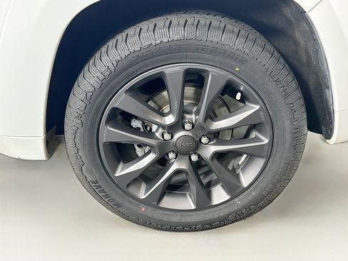 Used 2018 Jeep Grand Cherokee High Altitude AWD/4WD image 11
