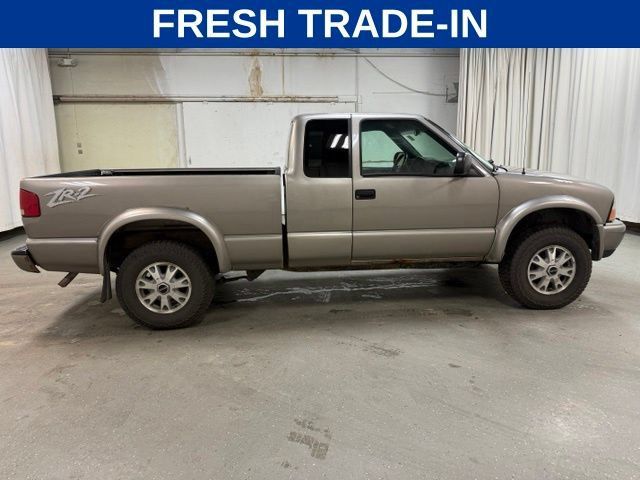 Used 2003 GMC Sonoma SLS w/ SLS Preferred Equipment Group AWD/4WD image 3