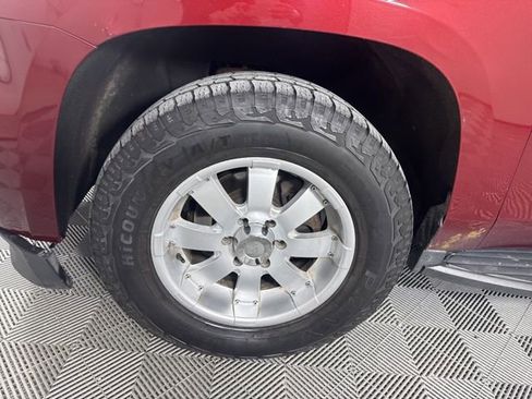 Used 2018 Chevrolet Suburban LT image 9