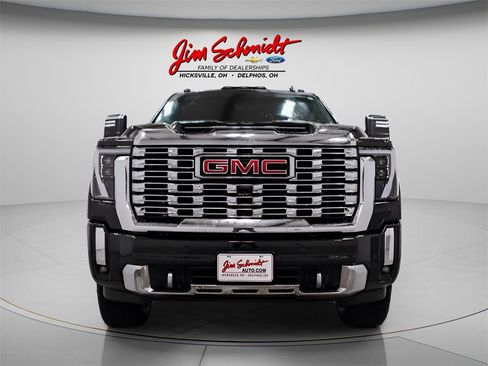 Used 2025 GMC Sierra 2500 Denali w/ Denali Reserve Package image 2
