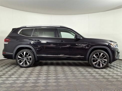 Used 2024 Volkswagen Atlas SEL Premium R-Line image 10
