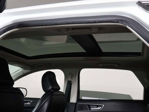 Used 2022 Ford Edge SEL w/ Convenience Package image 16