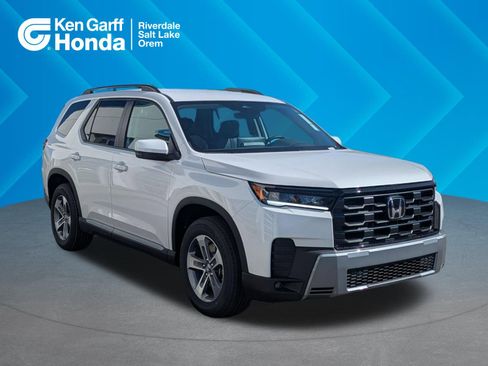 New 2026 Honda Pilot TrailSport image 1