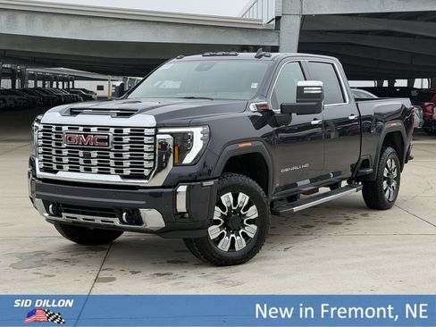 New 2026 GMC Sierra 2500 Denali w/ Denali Reserve Package AWD/4WD image 1