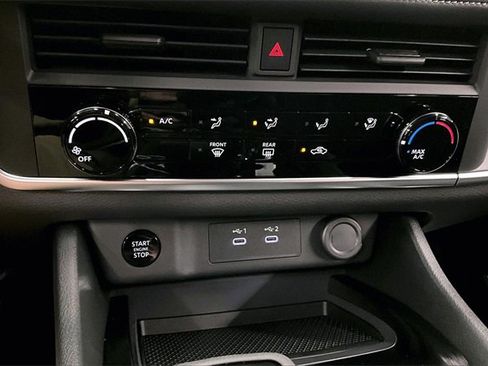 New 2025 Nissan Rogue S image 25