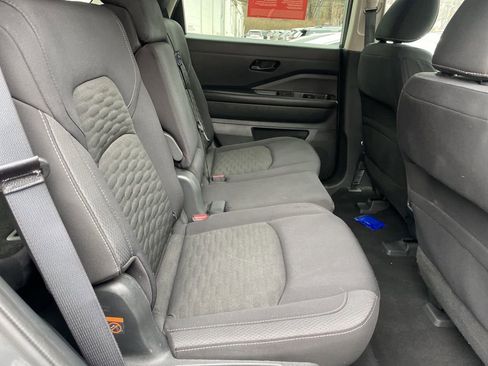 Certified 2024 Nissan Pathfinder SV AWD/4WD image 8