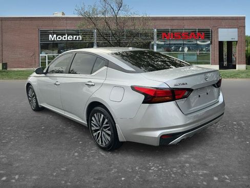 Used 2024 Nissan Altima 2.5 SV w/ SV Premium Package AWD/4WD image 2