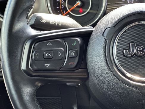 Used 2018 Jeep Wrangler Unlimited Sport S AWD/4WD image 25