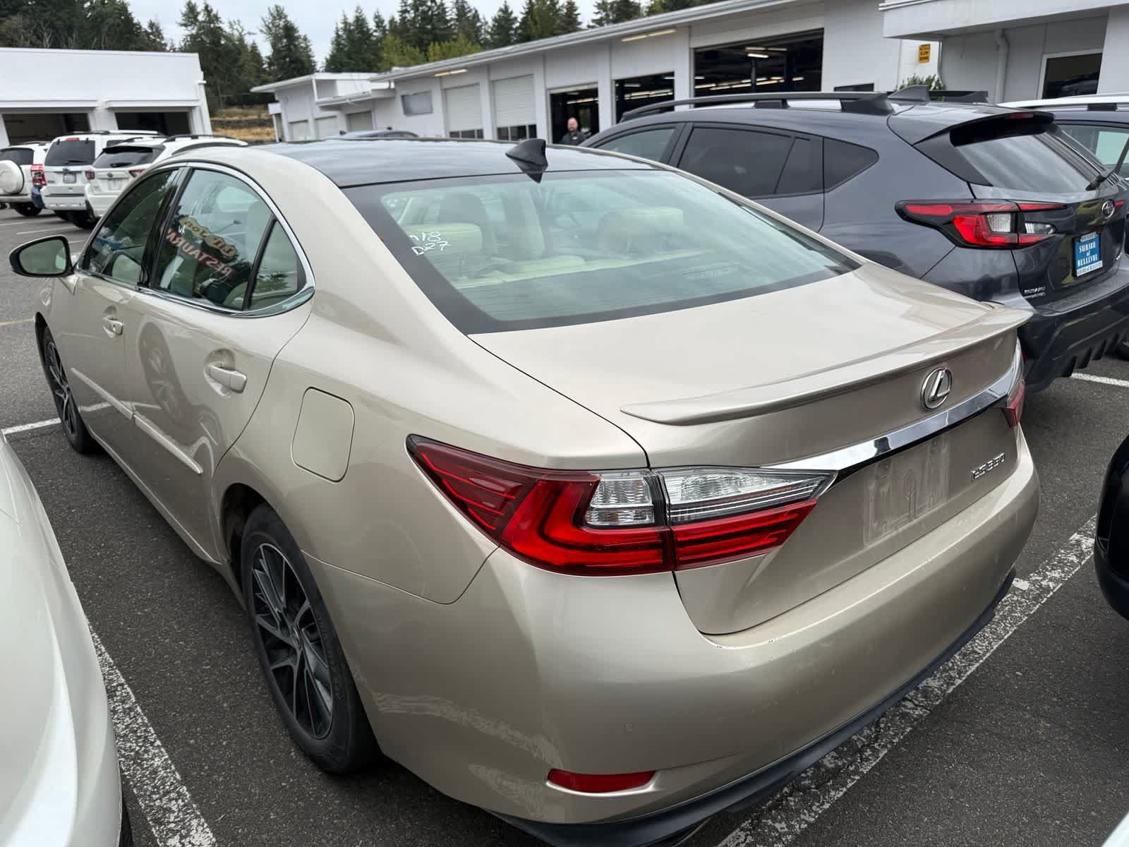 Used 2017 Lexus ES 350 w/ Navigation System Package FWD image 2