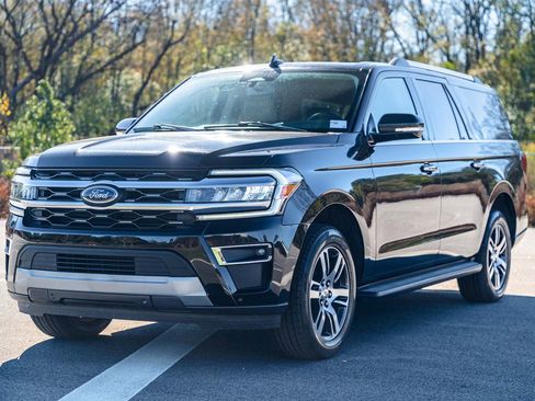 Used 2024 Ford Expedition Max Limited image 3