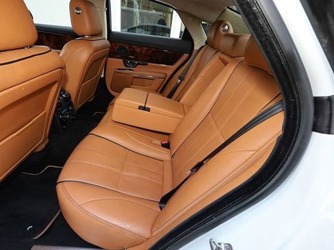 Used 2014 Jaguar XJ 4dr Sedan AWD image 30