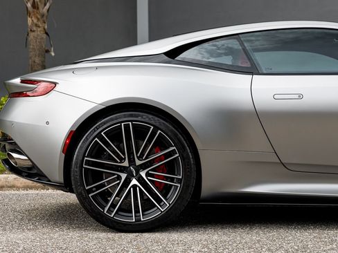 Used 2024 Aston Martin DB12 Coupe RWD image 13