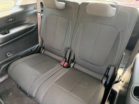 Used 2022 Jeep Grand Cherokee L Laredo w/ Luxury Tech Group I AWD/4WD image 14