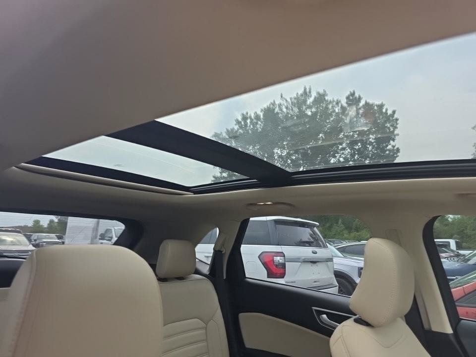 Used 2024 Ford Edge SEL w/ Convenience Package AWD/4WD image 5